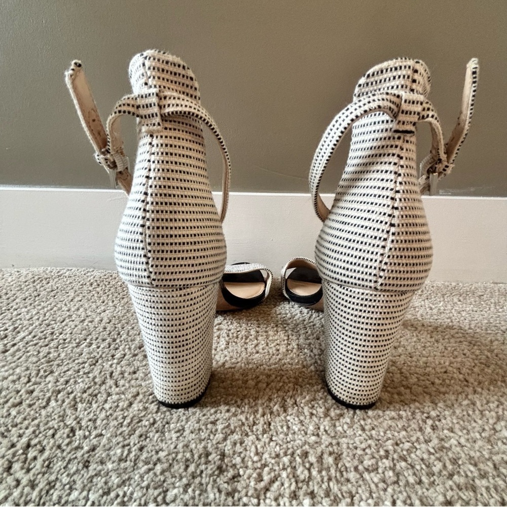 Vince Camuto Sandal Heels - Size 9​ - Picture 8 of 10